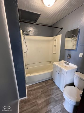 121 W 13th Street, Anderson, IN 46016