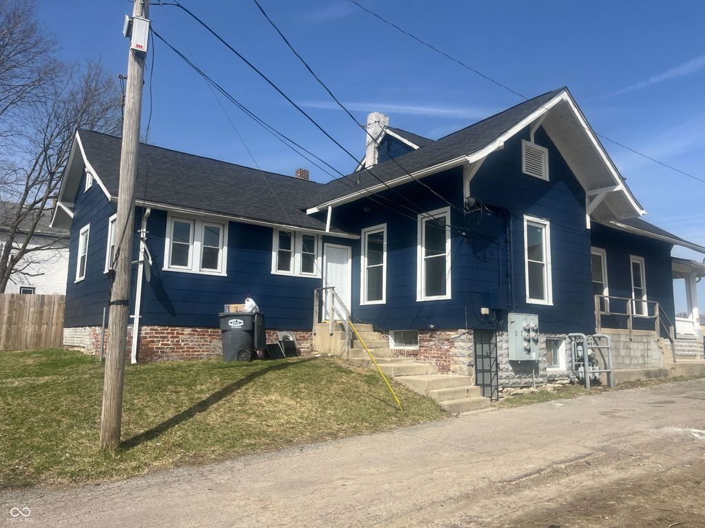 121 W 13th Street, Anderson, IN 46016