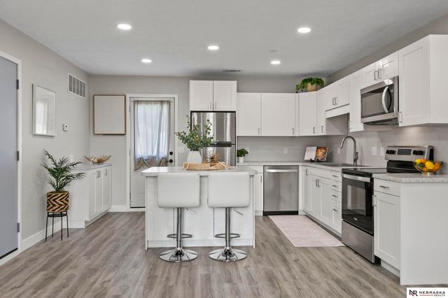 6920 Logan Avenue, Lincoln, NE 68507