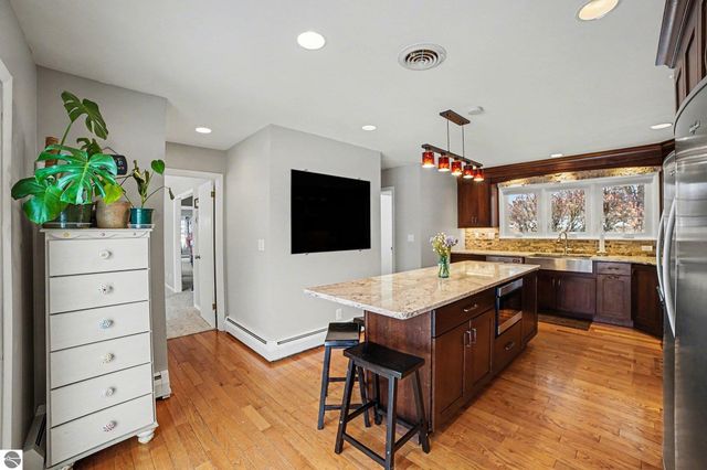 1054 E Maple, Mt Pleasant, MI 48858