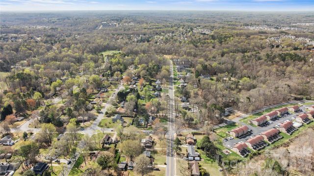 1135 Fieldstone Road, Mooresville, NC 28115