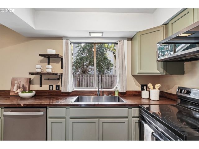 20000 Sw JOHNSON St, Beaverton, OR 97003