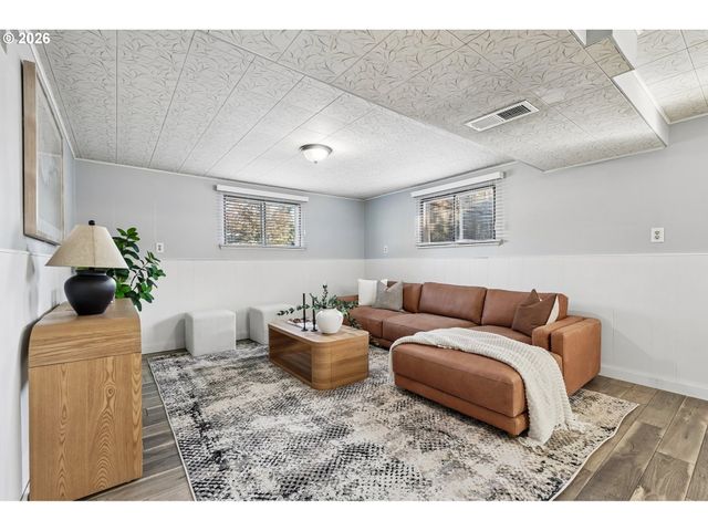 20000 Sw JOHNSON St, Beaverton, OR 97003
