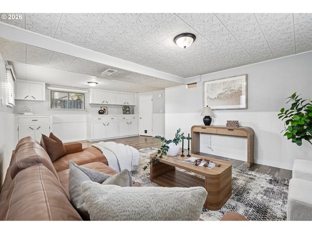20000 Sw JOHNSON St, Beaverton, OR 97003