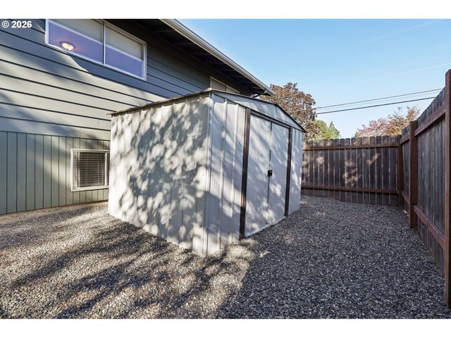 20000 Sw JOHNSON St, Beaverton, OR 97003