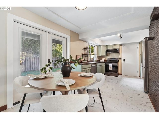 20000 Sw JOHNSON St, Beaverton, OR 97003