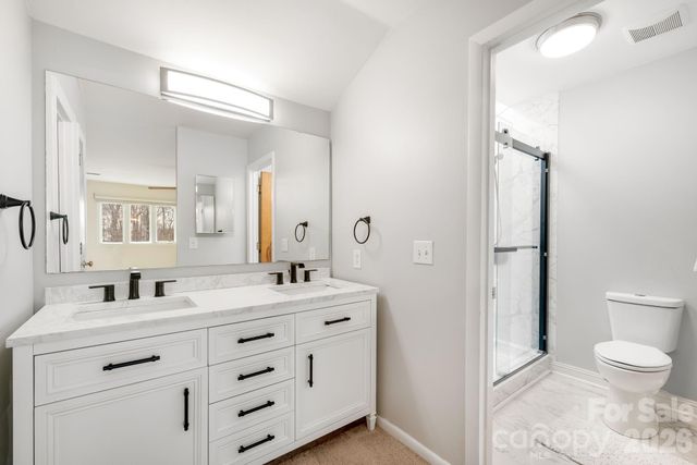 600 Boyce Road, Charlotte, NC 28211