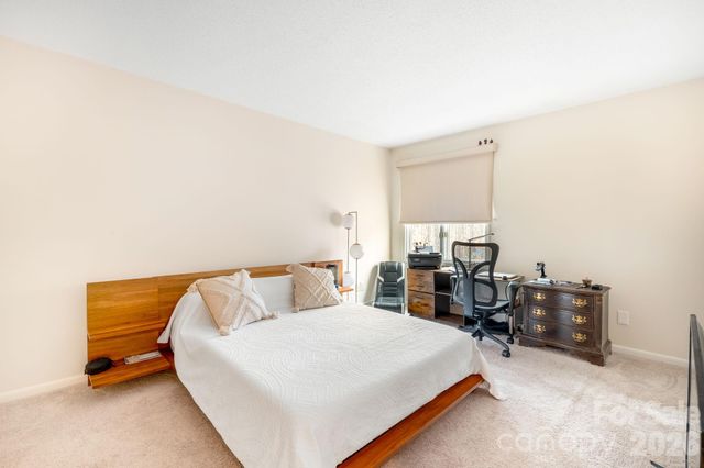 600 Boyce Road, Charlotte, NC 28211