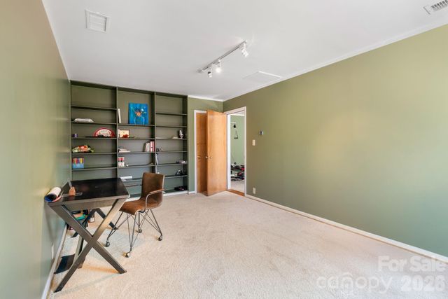 600 Boyce Road, Charlotte, NC 28211