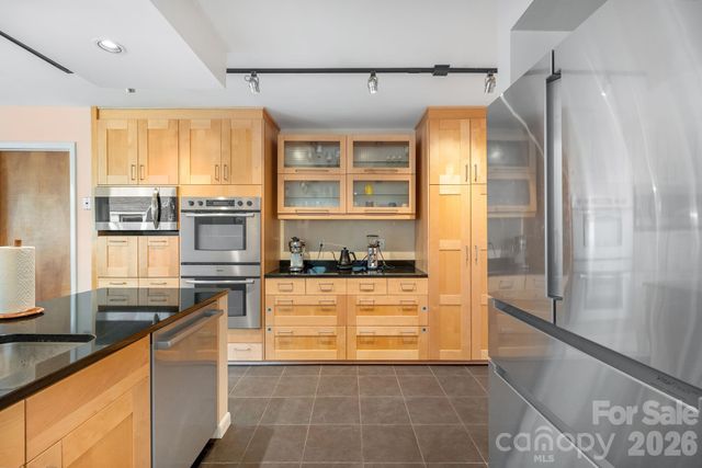 600 Boyce Road, Charlotte, NC 28211