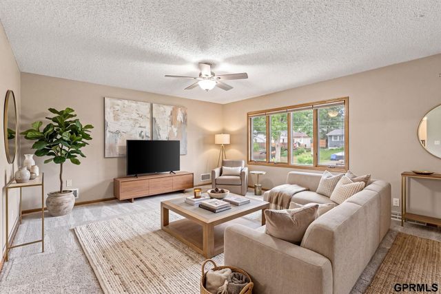 5512 Woodlawn Avenue, Ralston, NE 68127