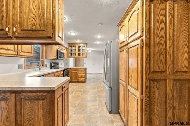 5512 Woodlawn Avenue, Ralston, NE 68127