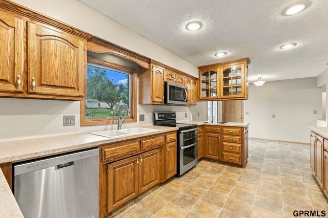 5512 Woodlawn Avenue, Ralston, NE 68127