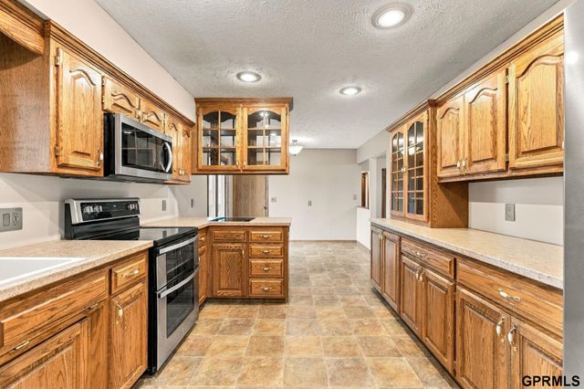 5512 Woodlawn Avenue, Ralston, NE 68127