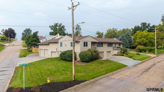 5512 Woodlawn Avenue, Ralston, NE 68127