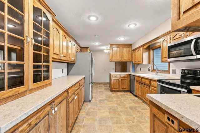 5512 Woodlawn Avenue, Ralston, NE 68127