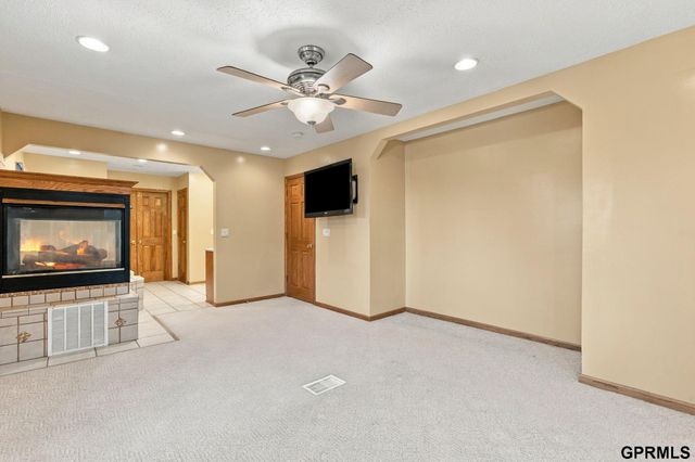 5512 Woodlawn Avenue, Ralston, NE 68127