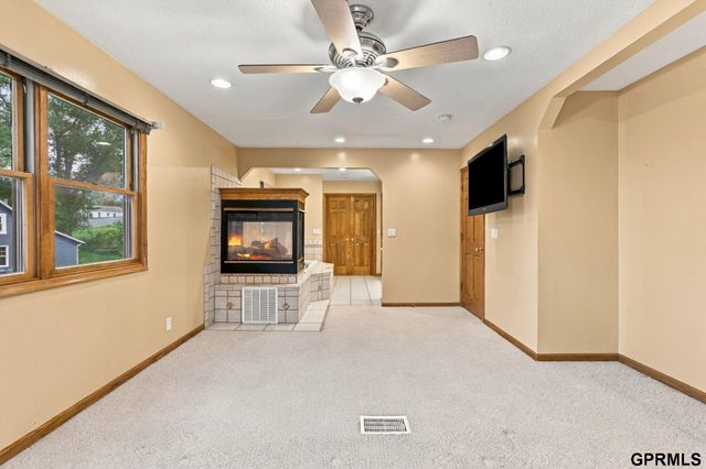 5512 Woodlawn Avenue, Ralston, NE 68127