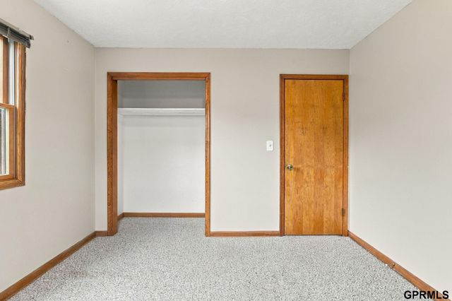 5512 Woodlawn Avenue, Ralston, NE 68127