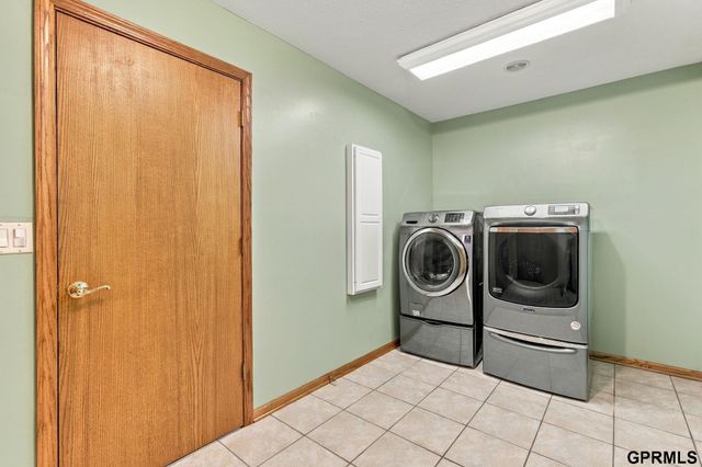 5512 Woodlawn Avenue, Ralston, NE 68127