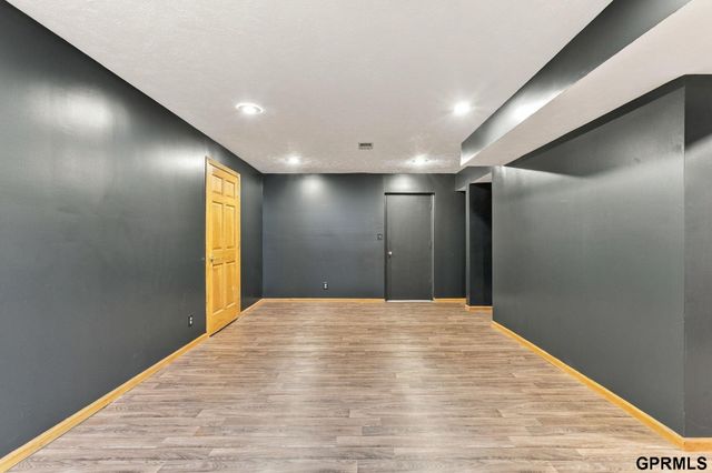5512 Woodlawn Avenue, Ralston, NE 68127