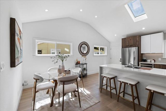 220 Lindbergh Street, San Mateo, CA 94401