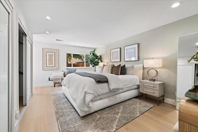 220 Lindbergh Street, San Mateo, CA 94401