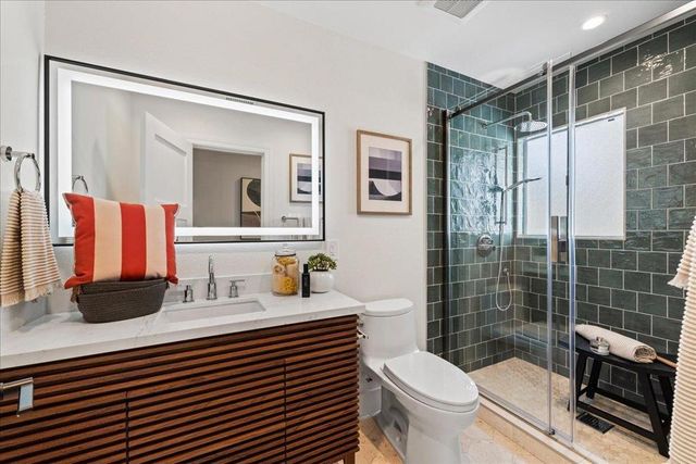 220 Lindbergh Street, San Mateo, CA 94401