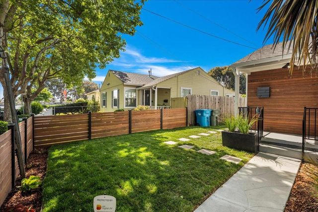 220 Lindbergh Street, San Mateo, CA 94401