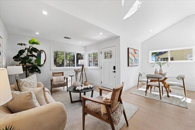 220 Lindbergh Street, San Mateo, CA 94401