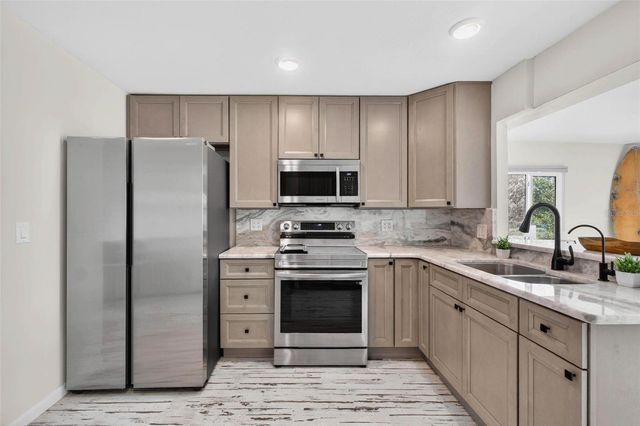 14198 89TH AVENUE, Seminole, FL 33776