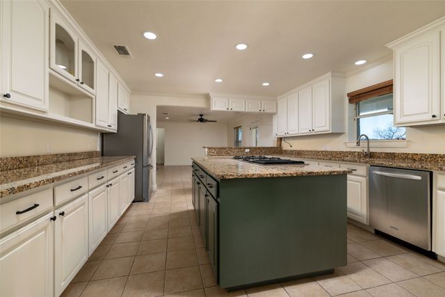 6634 Tim Donald Road, Justin, TX 76247