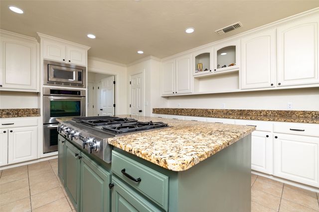 6634 Tim Donald Road, Justin, TX 76247