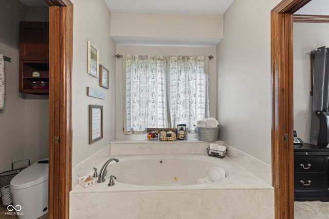2418 Somerset Circle, Franklin, IN 46131
