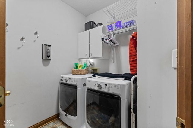 2418 Somerset Circle, Franklin, IN 46131