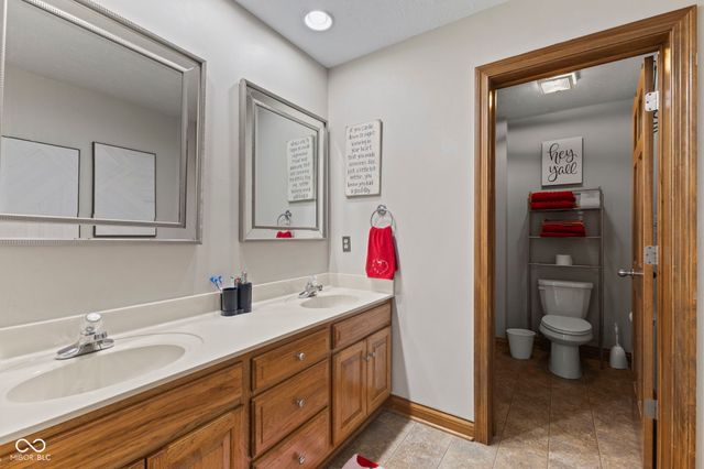 2418 Somerset Circle, Franklin, IN 46131