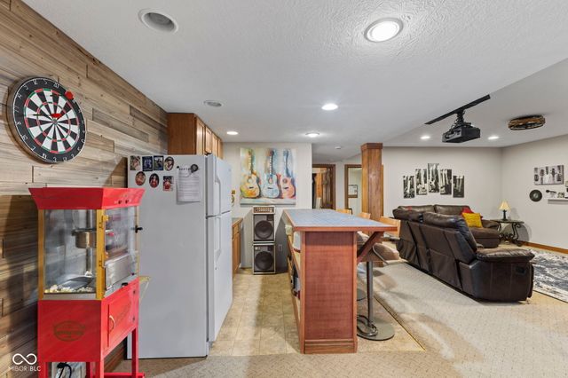 2418 Somerset Circle, Franklin, IN 46131