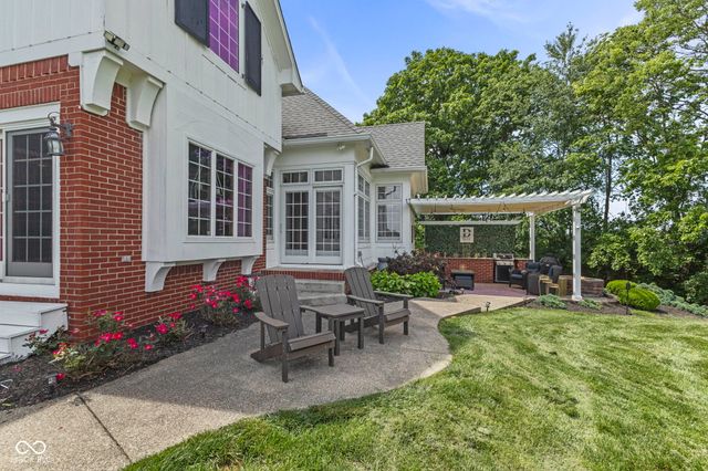 2418 Somerset Circle, Franklin, IN 46131