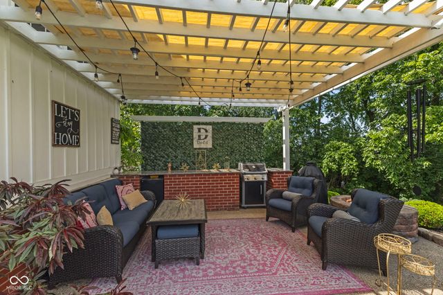 2418 Somerset Circle, Franklin, IN 46131