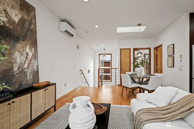 1530 18th Avenue S, Seattle, WA 98144