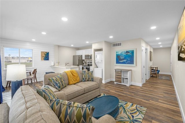 14428 COMPASS St 201, Corpus Christi, TX 78418