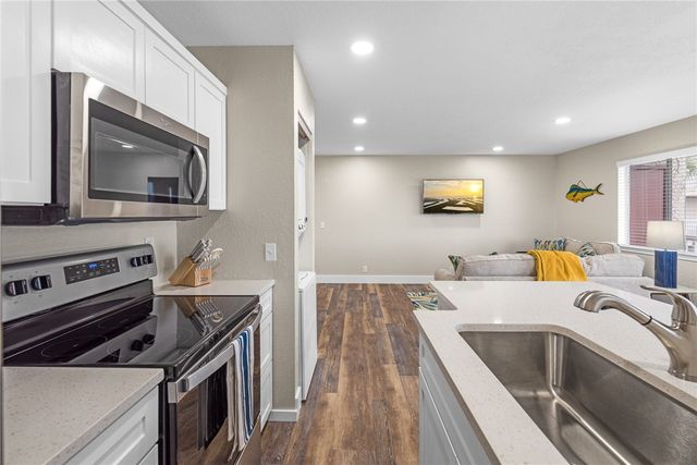 14428 COMPASS St 201, Corpus Christi, TX 78418