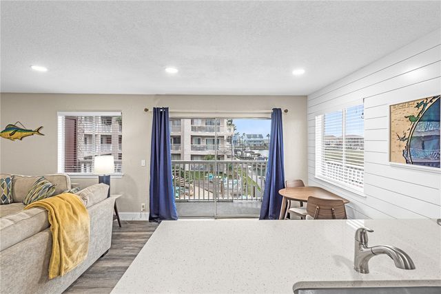 14428 COMPASS St 201, Corpus Christi, TX 78418