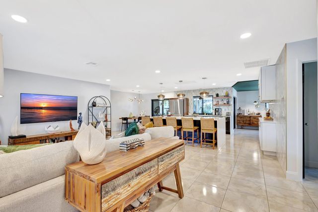 932 Evergreen Drive, North Palm Beach, FL 33408