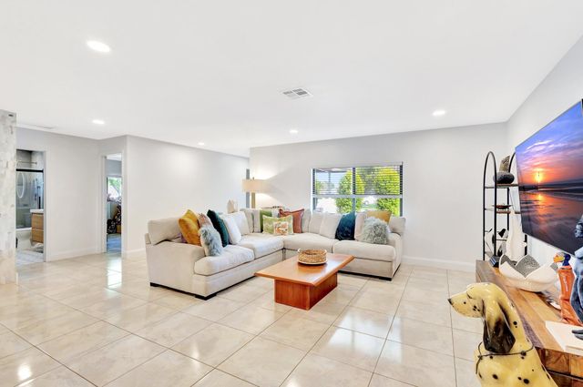 932 Evergreen Drive, North Palm Beach, FL 33408