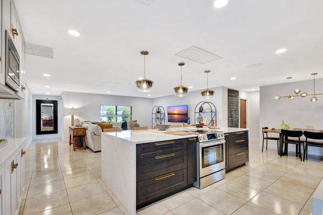 932 Evergreen Drive, North Palm Beach, FL 33408