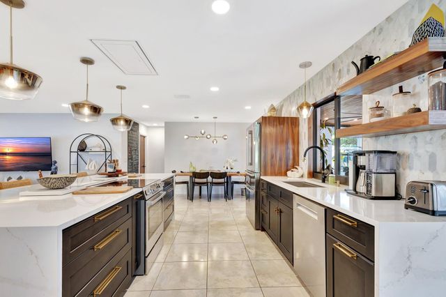 932 Evergreen Drive, North Palm Beach, FL 33408