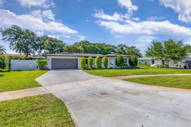 932 Evergreen Drive, North Palm Beach, FL 33408