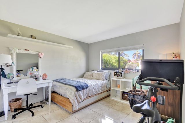 932 Evergreen Drive, North Palm Beach, FL 33408