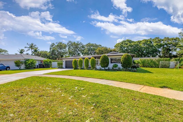 932 Evergreen Drive, North Palm Beach, FL 33408